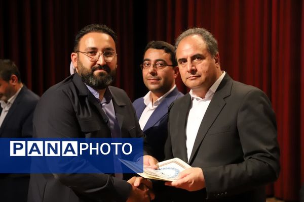 آیین نکوداشت منتخبین مرحله استانی چهل و سومین دوره مسابقات فرهنگی و هنری فردا