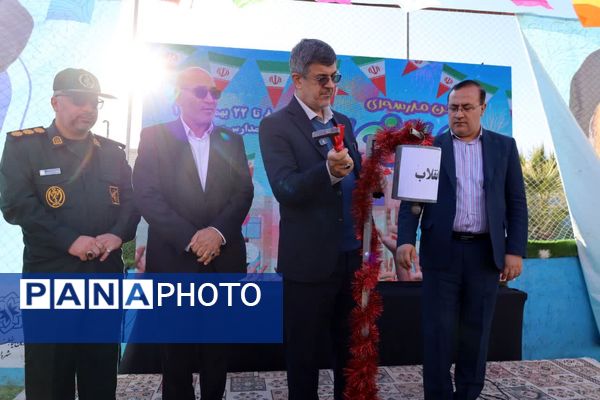 آیین نمادین نواختن «گلبانگ انقلاب اسلامی » در مدرسه احمد فتاحی ناحیه دو یزد