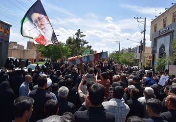 همه چیز برای یک استقبال گرم مهیاست ، با افتخار به پیشواز شهیدمان می آییم 