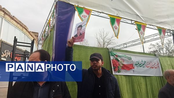 راهپیمایی ۲۲ بهمن نشان دهنده همبستگی و اتحاد مردم ایران 