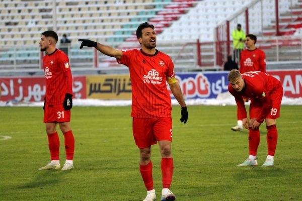 بازی تراکتور و ملوان در تبریز