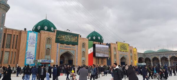 جشن نیمه‌ شعبان با حضور اقشار مختلف مردم در جمکران 