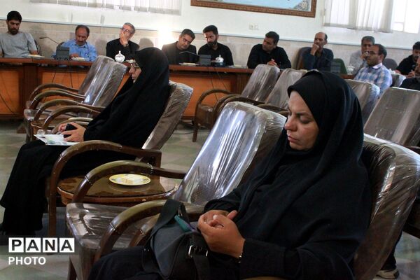 اولین نشست صمیمی بخشدار چترود با اعضای شوراهای اسلامی روستاهای بخش