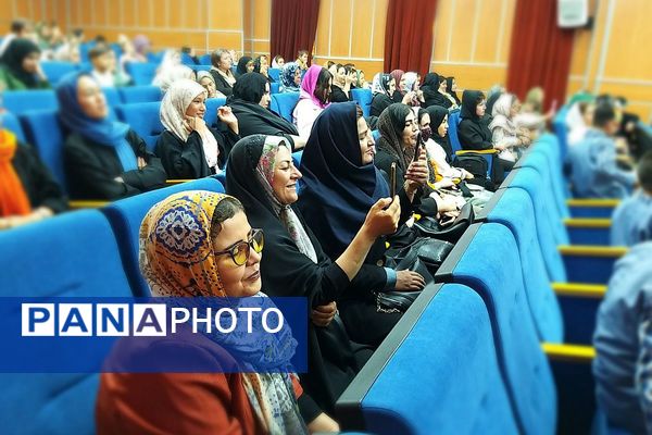 برگزاری جشن الفبای پسران دبستان شهدای غزه در کانون ملائک شهرستان قرچک با حضور گروه نمایشی روناک