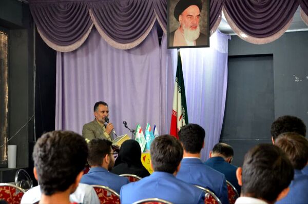 کارگاه آموزشی خبرنگاری پسران منطقه 6
