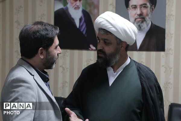 دیدار صمیمانه امام جمعه باقرشهر و کهریزک با خبرنگاران و فعالان رسانه‌ای منطقه 