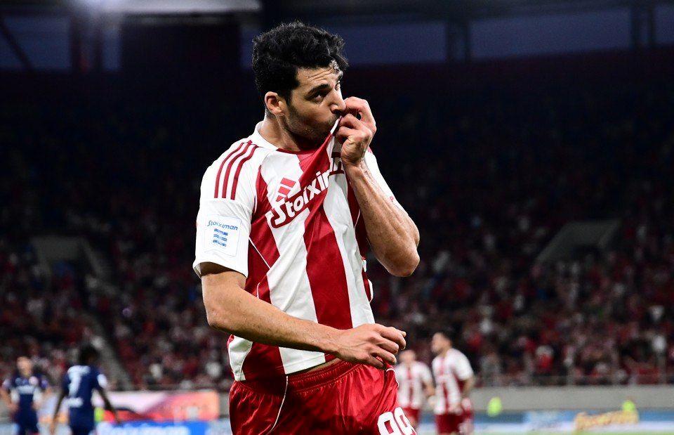 یوز ایرانی مقابل پاناتینایکوس با پیراهن المپیاکوس