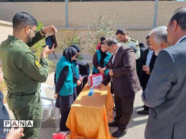 انتخابات همیاران مشاور در دبیرستان دخترانه خاندان فریدی