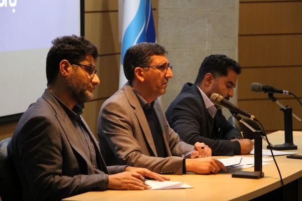 نشست خبری مدیرکل شرکت آب منطقه ای استان یزد ویژه دهه فجر