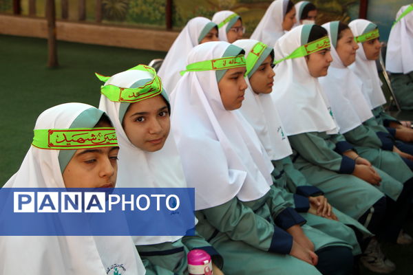 برگزاری یادواره شهدای منا و جنگ ۱۲ روزه در مدرسه شاهد نیک اندیشان