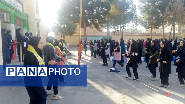 اجرای نرمش صبحگاهی در دبیرستان شهید مجید دهنوی نیشابور