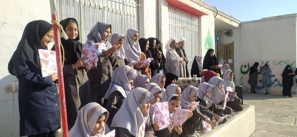 تقدیر از دانش آموزان حافظ قرآن دبستان شهید نجفی فدافن