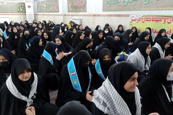 حضور پرشور دانش‌آموزان مدارس ناحیه 2 شهرری در جشن پیروزی مردم غزه 