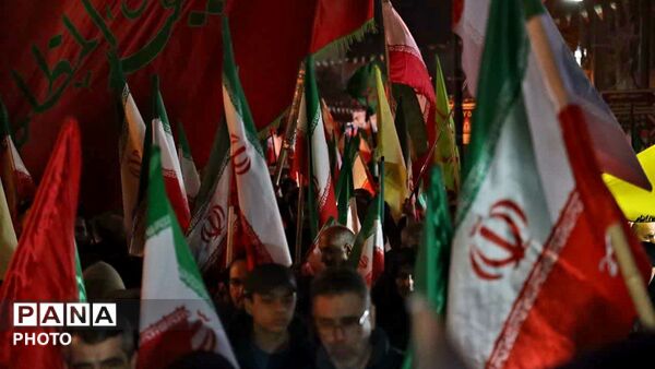 حضور خردسالان و نوجوانان در قیام سی‌وهشتم