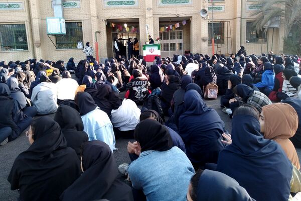 جشن روز دانش‌آموز در مدارس ناحیه ۳ شیراز