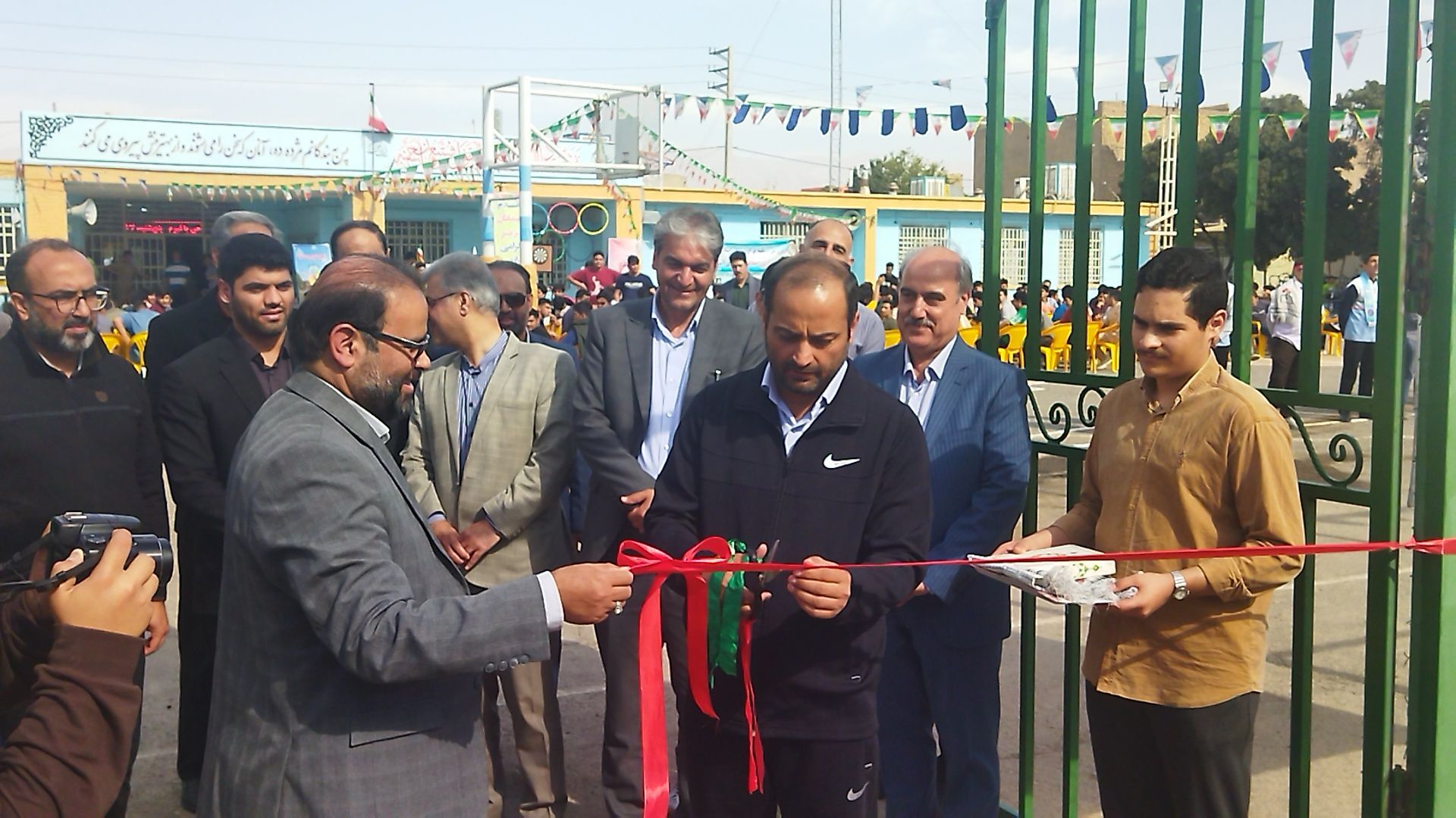آیین افتتاح زمین چمن مصنوعی شهید دانشجو 