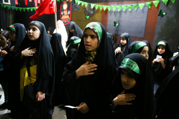عزاداری کودکان هیات «زیر گنبد طلا» برای دختر سه ساله امام حسین(ع)
