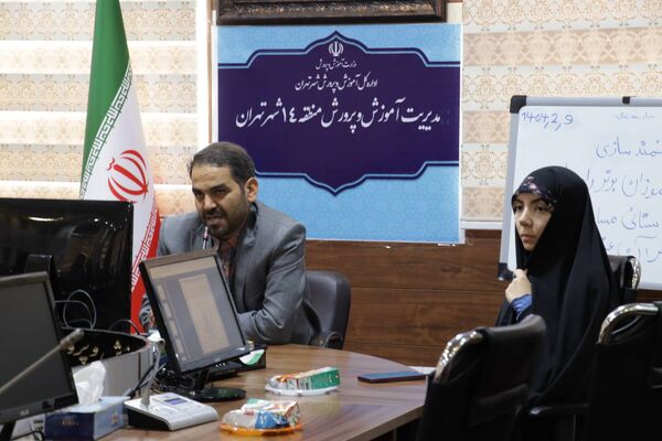 جلسه توانمندسازی دانش‌آموزان برتر در مسابقات قرآن و عترت