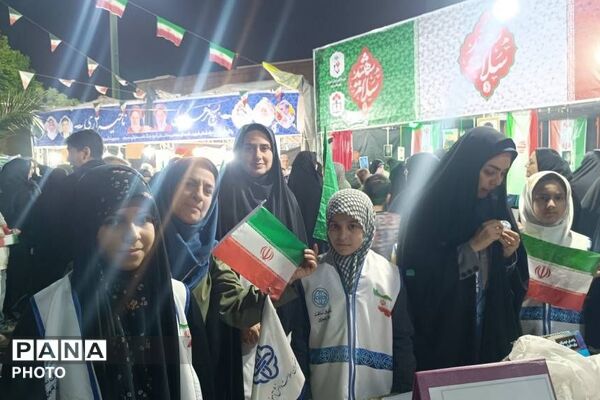 برپایی ایستگاه سلامت با حضور سفیران سلامت دانش‌آموزی ناحیه 2 شهرری در میدان نماز