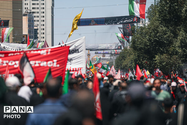 تشییع پیکر رهبر شهید انقلاب در مشهد مقدس-۳