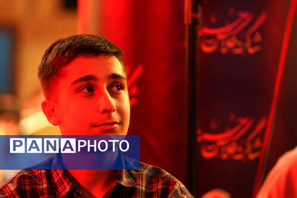 گردهمایی بزرگ ارکان هیات‌های دانش‌آموزی مدارس شهر تهران در حسینیه عشاق 