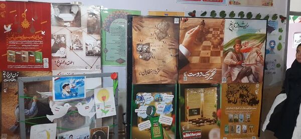 نمایشگاه انقلاب در مدرسه حضرت خدیجه(س) شیروان 
