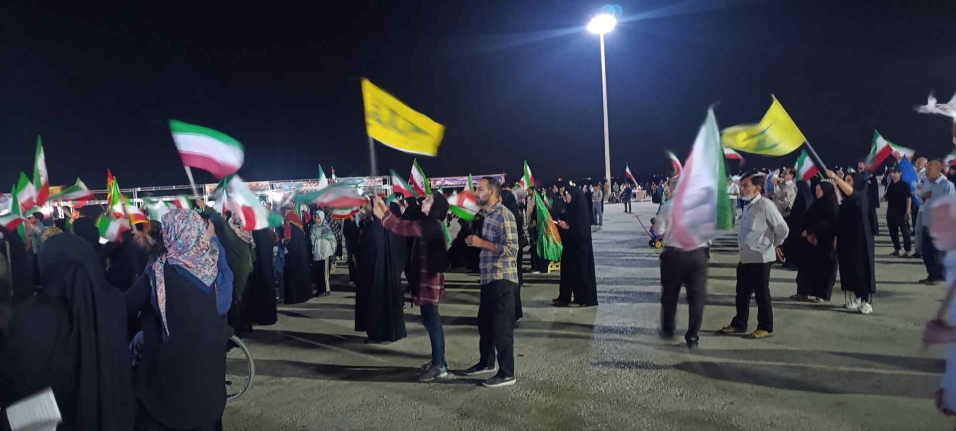 حضور پرشور شهروندان بندرعباسی در ساحل خلیج فارس