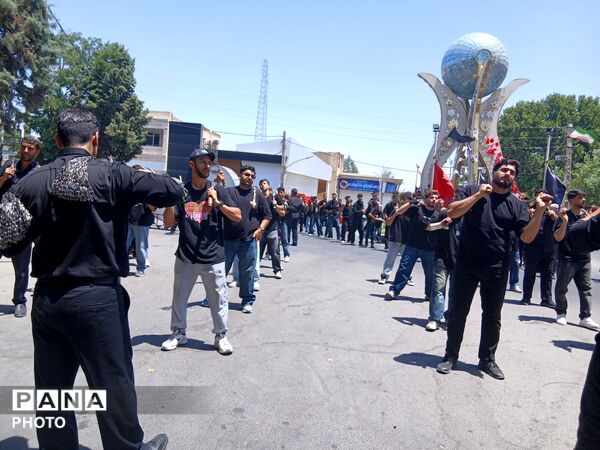 اوج ارادت مردم کرج به سرور آزادگان جهان  در عاشورای حسینی