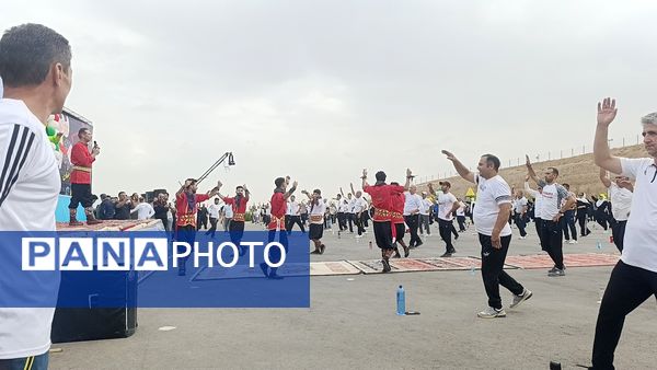 جلوه‌هایی از ورزش صبحگاهی همگانی در آشخانه 