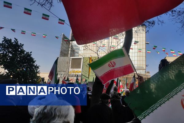 مردم انقلابی، برای وطن 