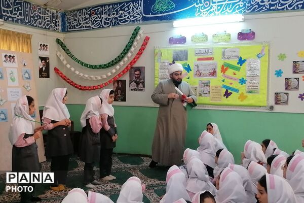 حضور مبلغان دینی در مدارس شهرستان فیروزکوه