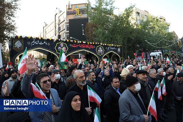 تشییع پیکرهای ۱۰۰ شهید گمنام از مقابل دانشگاه تهران