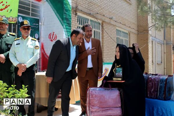 زنگ سپاس معلم در فاروج به صدا در آمد 