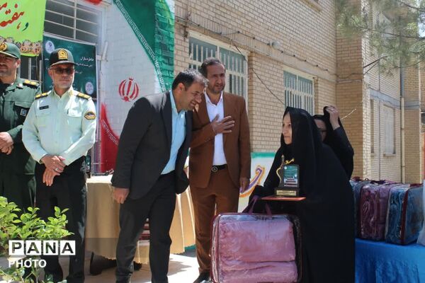 زنگ سپاس معلم در فاروج به صدا در آمد 