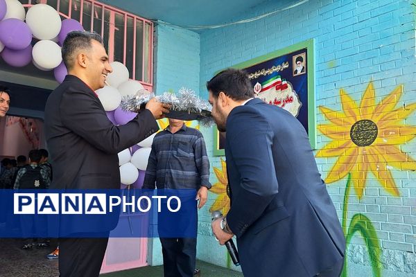 بازگشایی مدارس پیشوا با برنامه‌های شاد و اجرای عروسکی