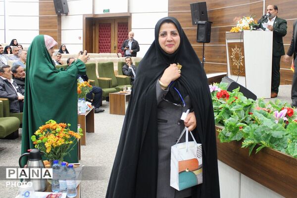 مراسم بزرگداشت مقام معلم در پردیس