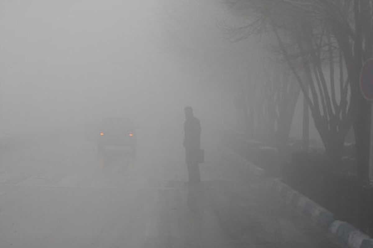 بارش باران و مه‌گرفتگی در جاده‌های ۱۲ استان کشور