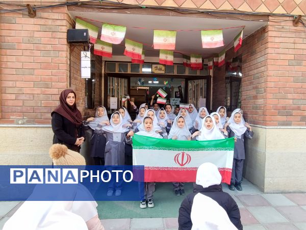 استقبال دانش‌آموزان مدارس شهرستان پردیس از دهه فجر انقلاب اسلامی ایران 