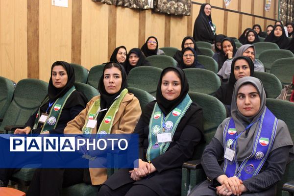 هم‌افزایی و رشد؛ نخستین روز دوره آموزش مربیان سازمان دانش‌آموزی سملقان