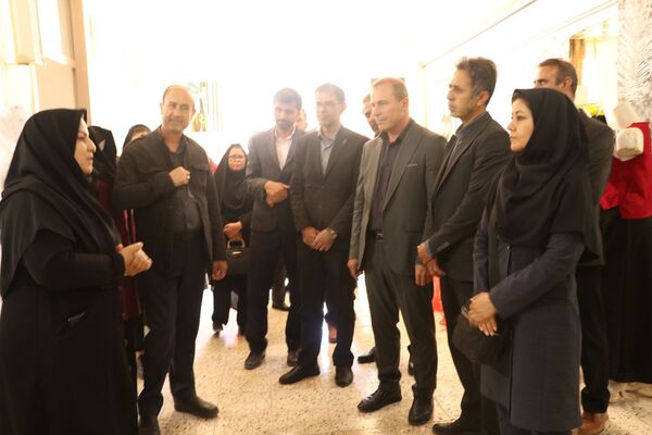 افتتاح نمایشگاه دست‌سازه در هنرستان دخترانه ثمین