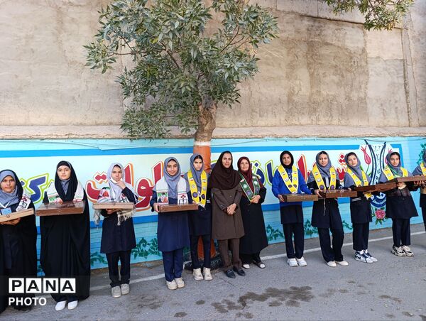 عطر شهدا در دبیرستان دخترانه دانشور 2 نیشابور؛ میزبانی از لاله های شیوا