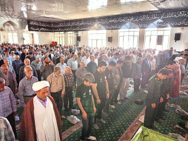 نماز جمعه ای متفاوت با بوی خون خبرنگاران شهید