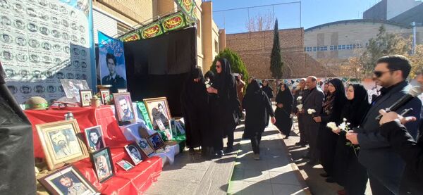 یادواره 118 شهید دانش‌آموز شهرستان بجنورد در مدرسه شاهد فاطمه زهرا(س)