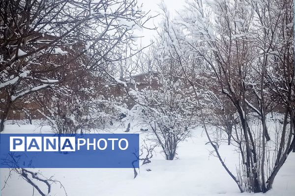 قلعه یزدان در قاب برفی زمستان