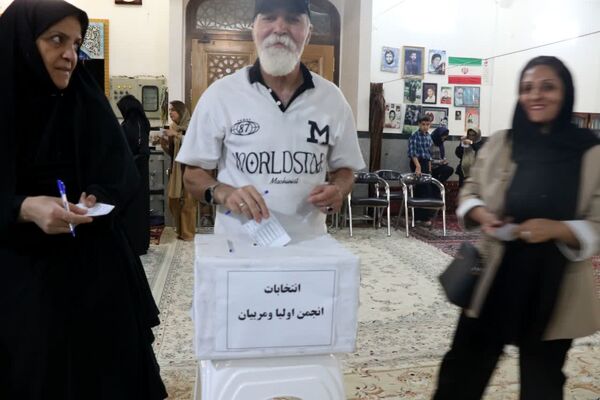 انتخابات انجمن اولیا و مربیان دبیرستان جلیل مرشدیان ناحیه ۷