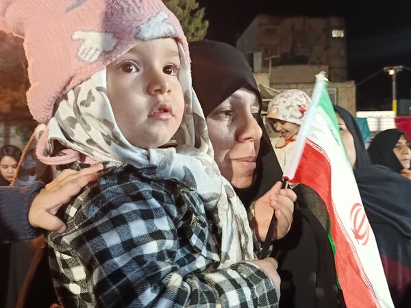 گلبانک الله اکبر در پارک‌کودک خیابان امام شهرستان کاشمر 