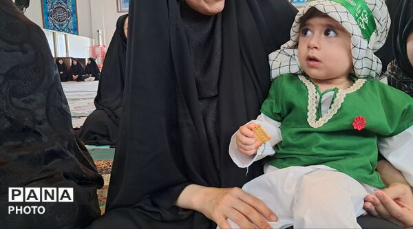 همایش شیرخوارگان حسینی در چهارباغ 