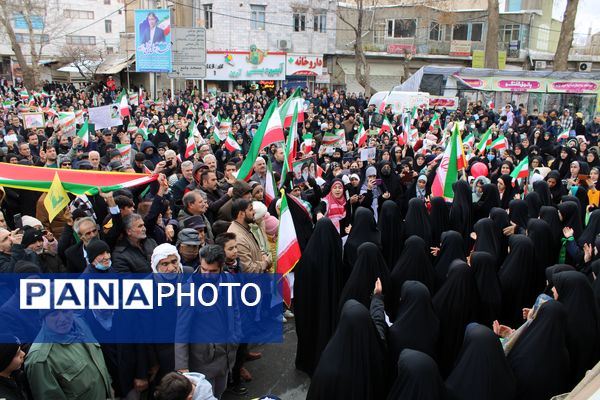 حماسه حضور مردم قروه در راهپیمایی ۲۲ بهمن؛ تجلی وحدت و وفاداری به انقلاب