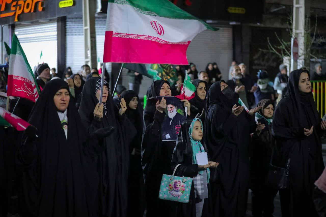  بیعت با رهبر انقلاب اسلامی در ساوجبلاغ 