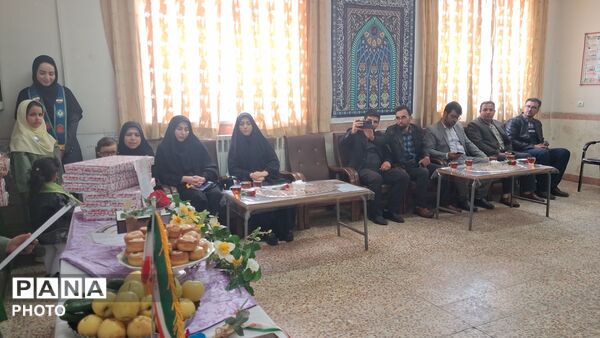 آیین سپاس معلم در مدرسه تمام تشکیلاتی سمیه منطقه مهربان 